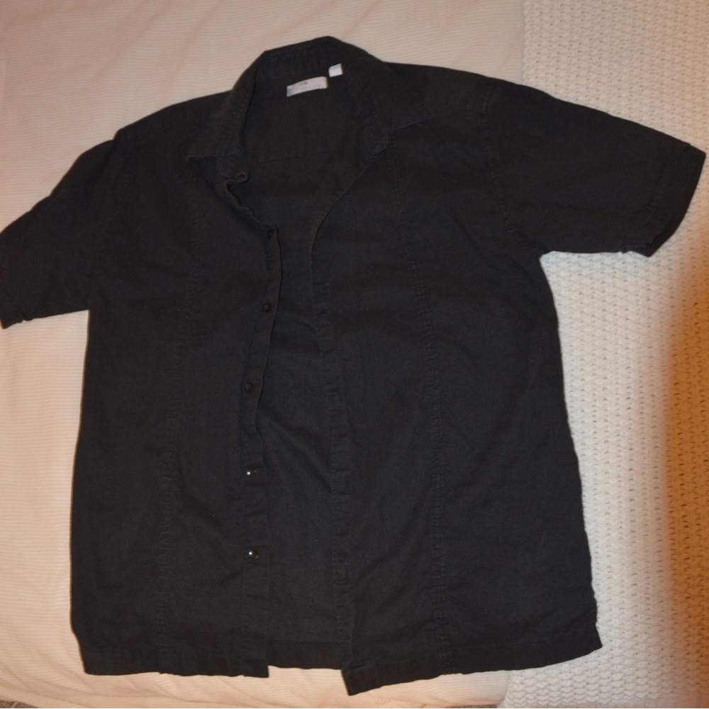 Black Short Sleeve Button-Up Shirt